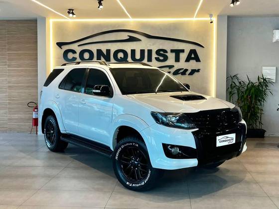 TOYOTA HILUX SW4 3.0 SRV 4X4 16V TURBO INTERCOOLER DIESEL 4P AUTOMÁTICO TOYOTA HILUX SW4 3.0 SRV 4X4 16V TURBO INTERCOOLER DIESEL 4P AUTOMÁTICO